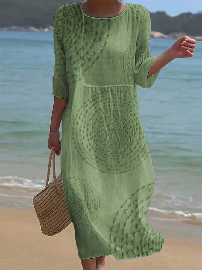 Robe brodée en plusieurs couleurs