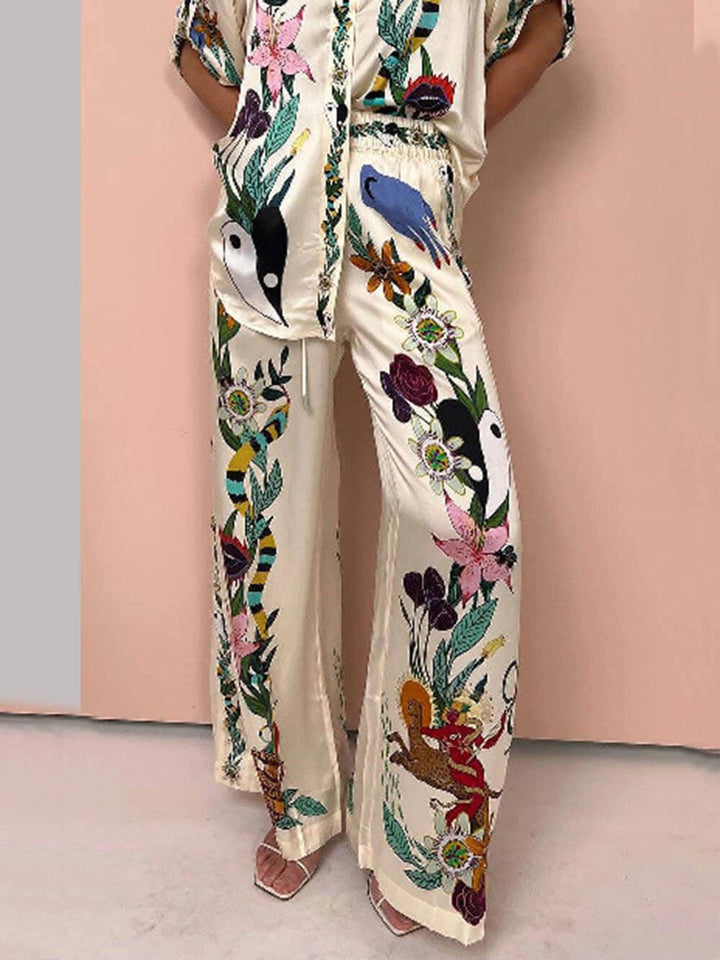 Nika | Ensemble chemise et pantalons en satin avec imprimé unique, style Resort